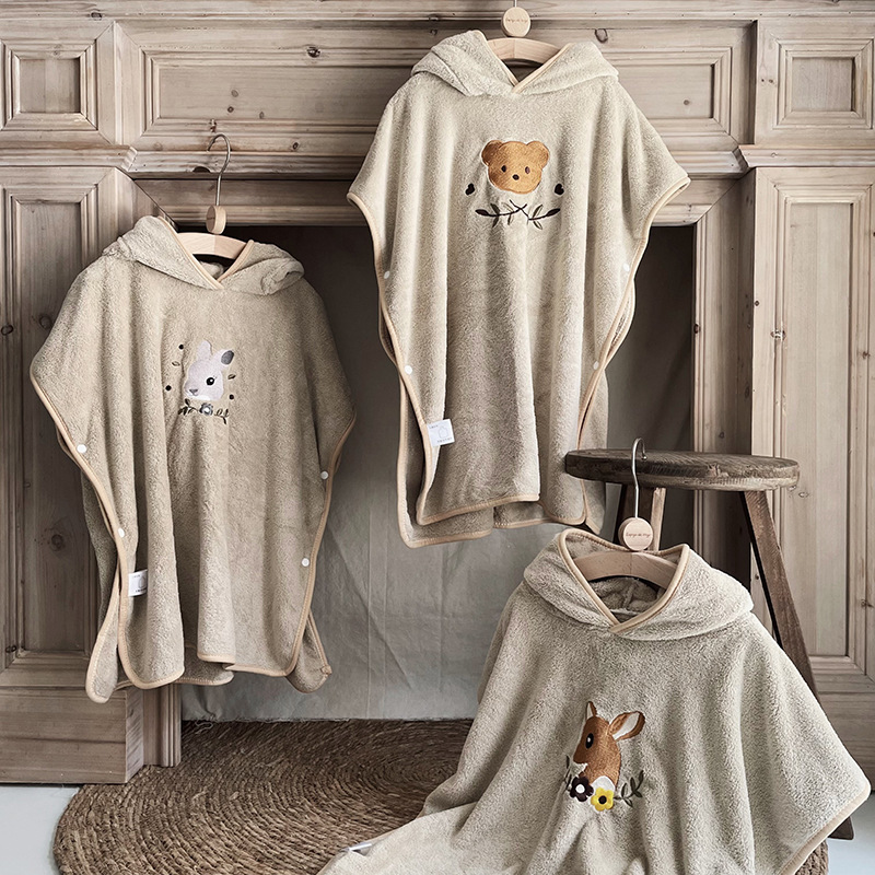 Hooded Bath Towel - 子供のサンゴフリースマントバスローブフード付きバスタオル赤ちゃん男の子女の子漫画刺繍吸収性速乾性バスタオル