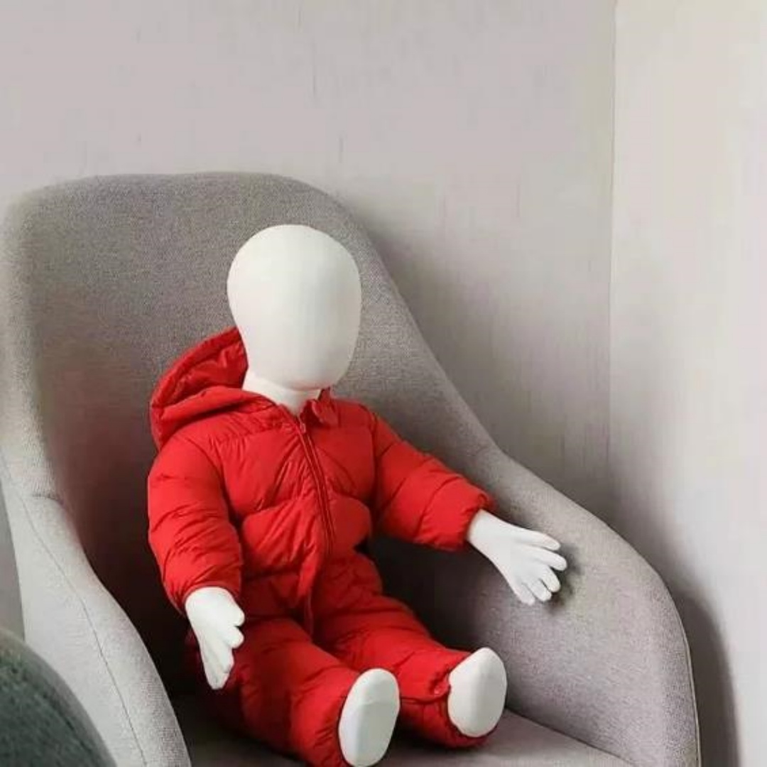 Baby Clothing Display Stand - 1～4歳の赤ちゃん用フルハンド布製マネキン、ソフトボディ縫製ディスプレイ、綿生地、柔軟な布、木製の手、E002