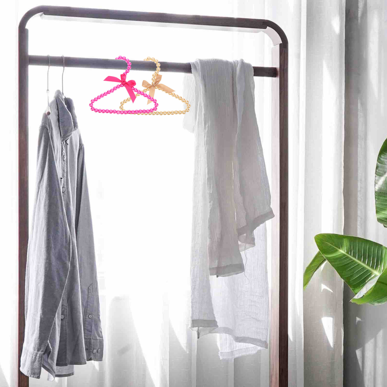 4個入りパールペットハンガー 犬 猫 赤ちゃん 幼児 子供用 - Baby Clothing Storage のレビューと価格