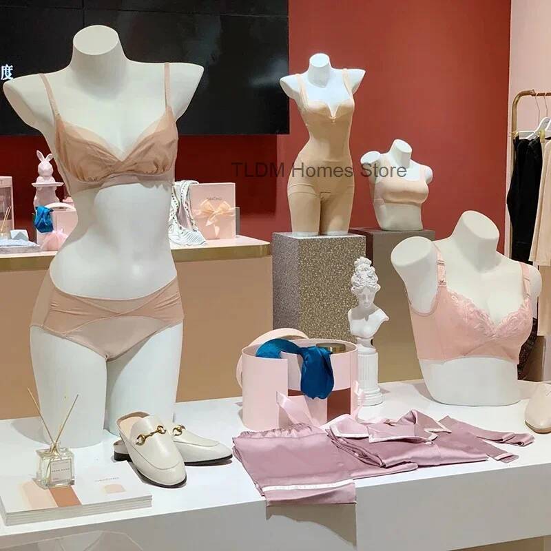 ハーフ丈下着マネキン 女性用婦人服店 ブラジャー下着ディスプ - Baby Clothing Display Stand のレビューと価格